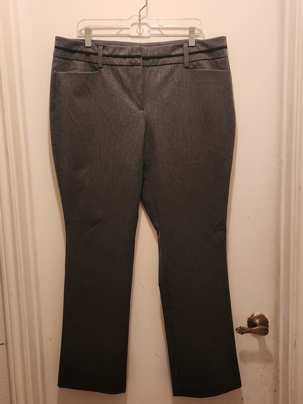 New York & Comany 7th Avenue Design Studio Gray Dress Pants